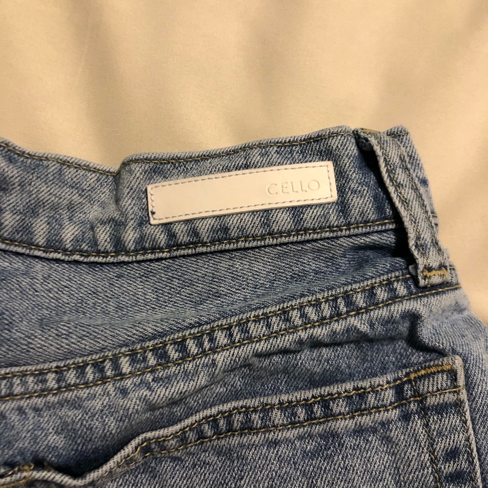 CELLO Shorts - Picture 3 of 4